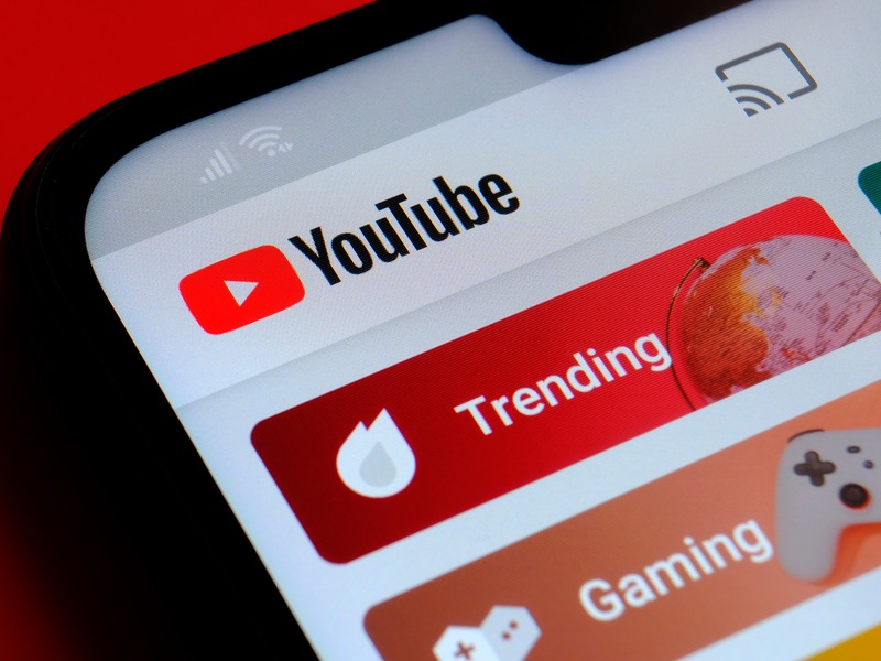 Optimizing YouTube Videos to Go Viral During the Holidays